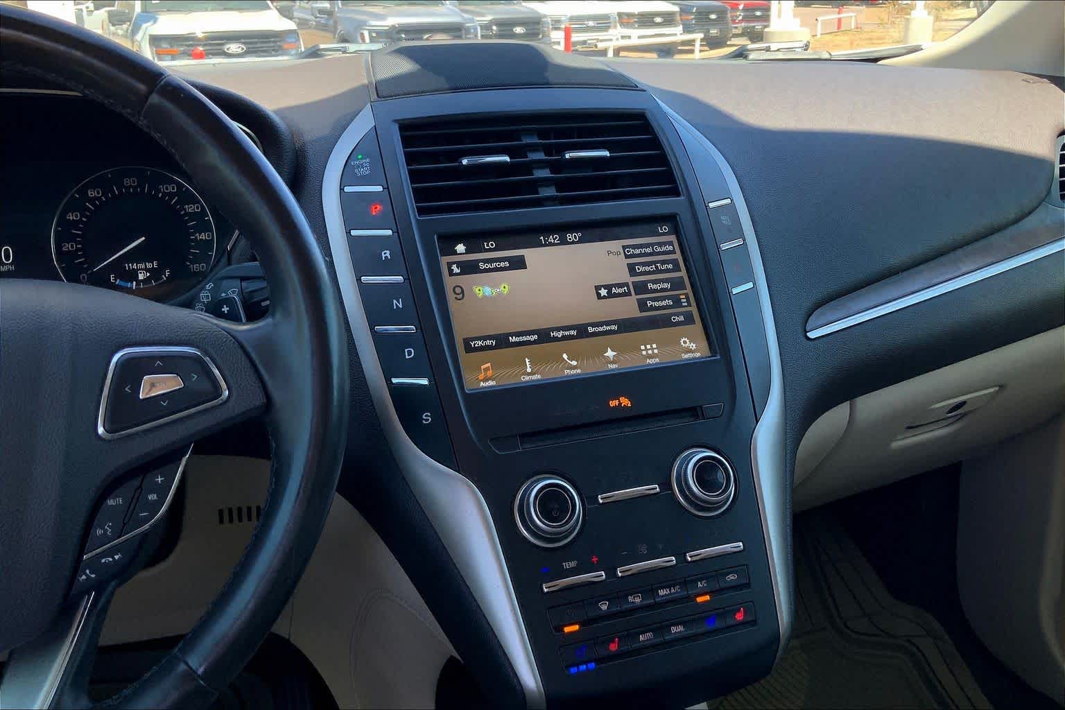 View vehicle photo 7