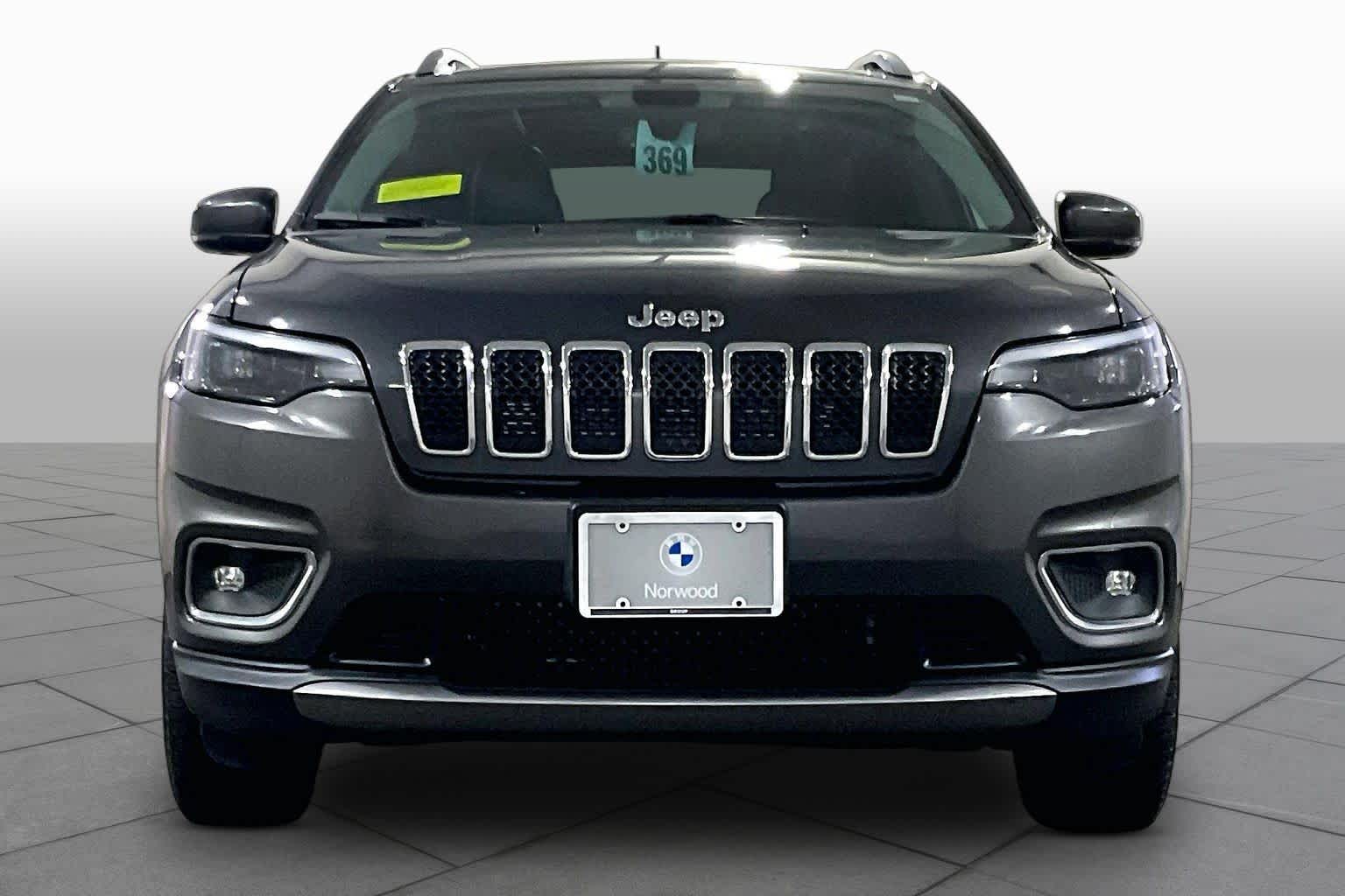 View vehicle photo 7