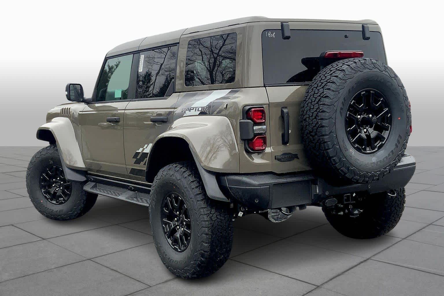 View vehicle photo 3