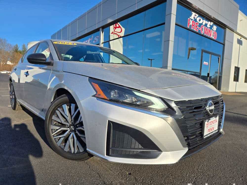 Brilliant Silver Metallic 2024 Nissan Altima 2.5 SV FWD Sedan Front-Wheel Drive Continuously Variable Transmission