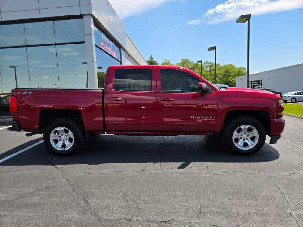 View vehicle photo 6