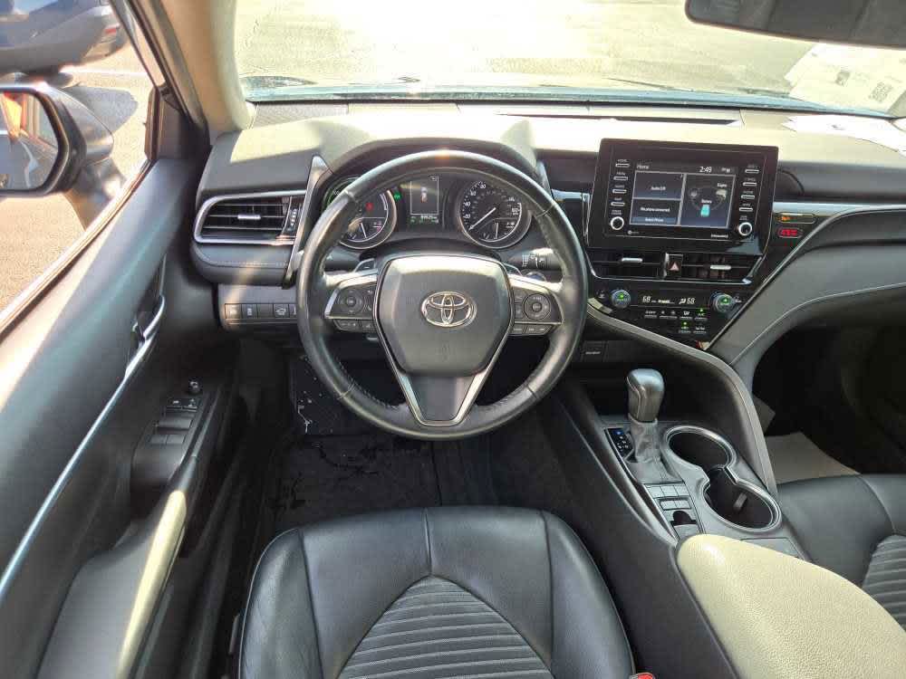 View vehicle photo 2