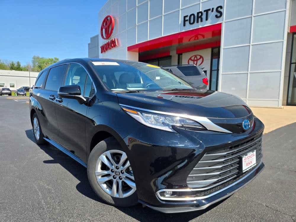  2023 Toyota Sienna Limited 7-Passenger AWD   