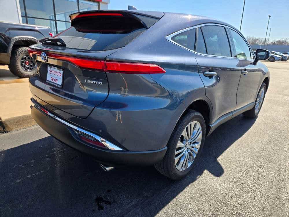 View vehicle photo 5