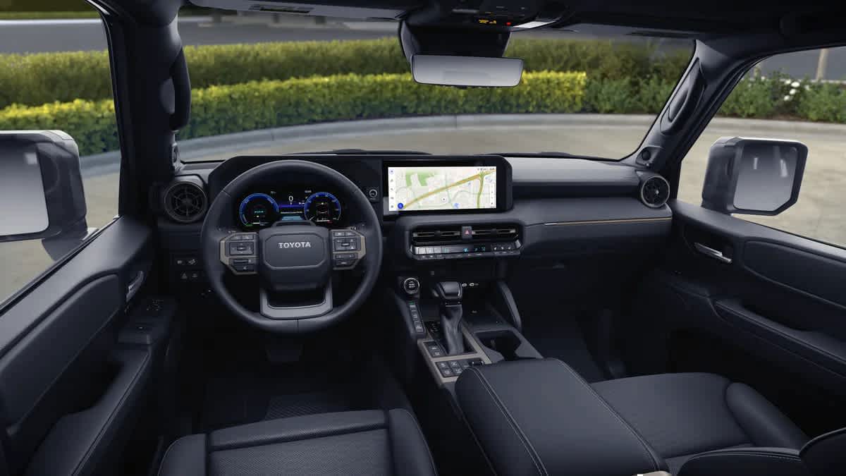 View vehicle photo 2