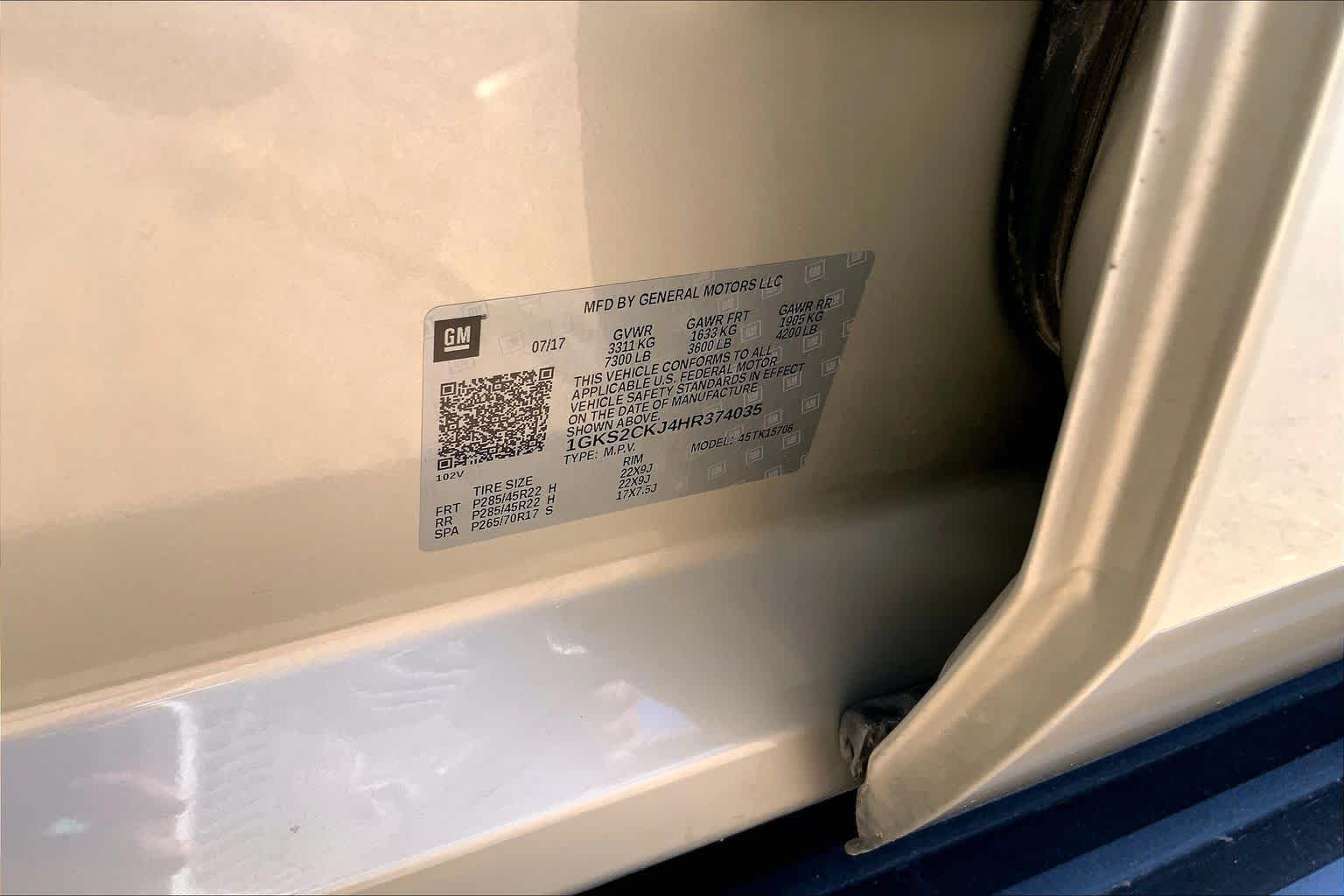Used 2017 SPARKLING SILVER METALLIC GMC Denali image 33
