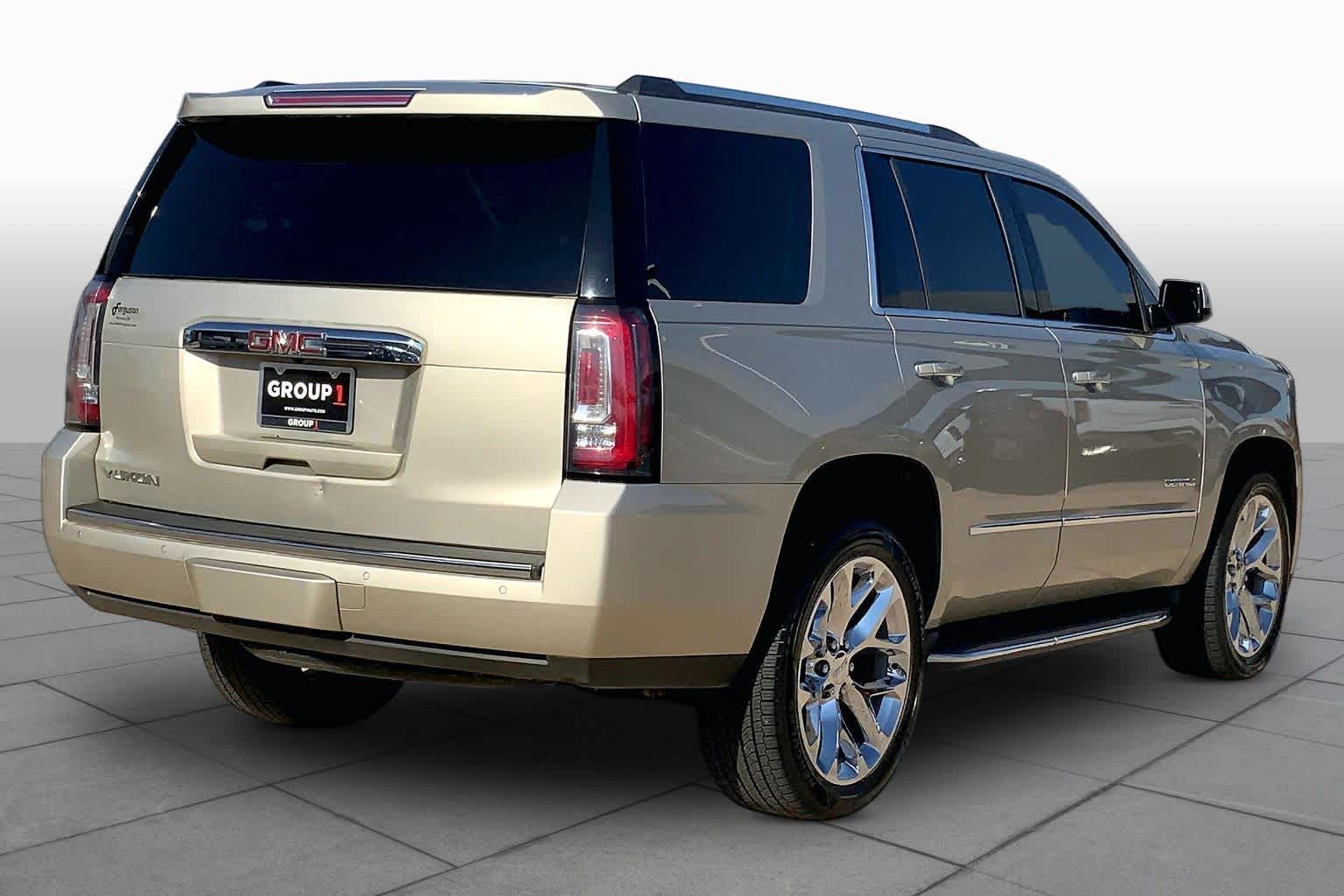 Used 2017 SPARKLING SILVER METALLIC GMC Denali image 12