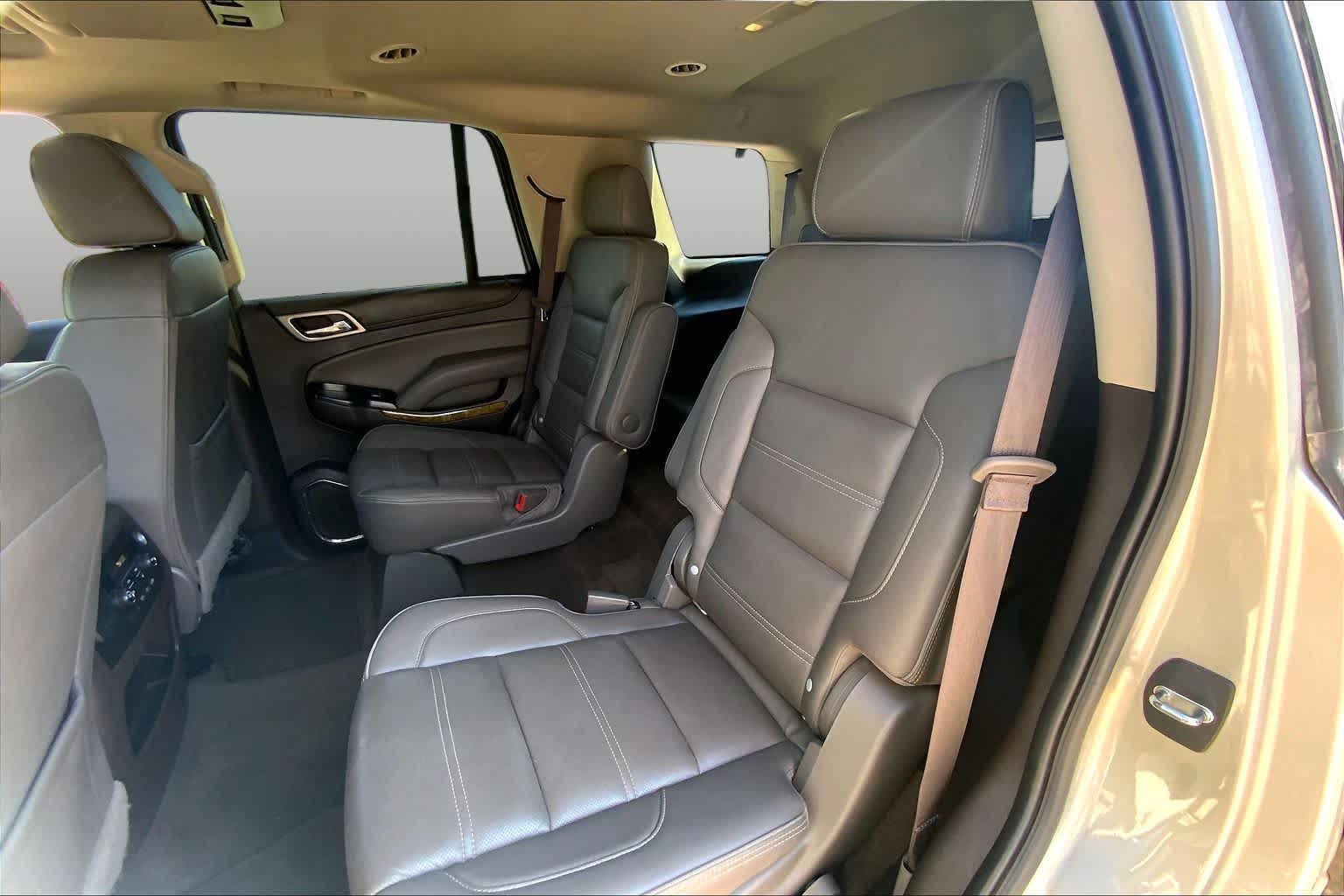 Used 2017 SPARKLING SILVER METALLIC GMC Denali image 19