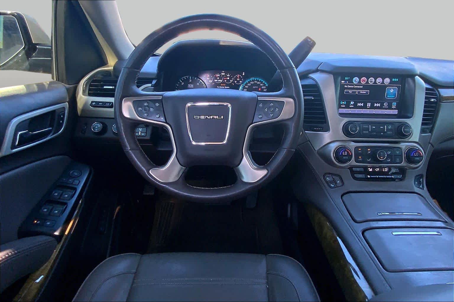 Used 2017 SPARKLING SILVER METALLIC GMC Denali image 6