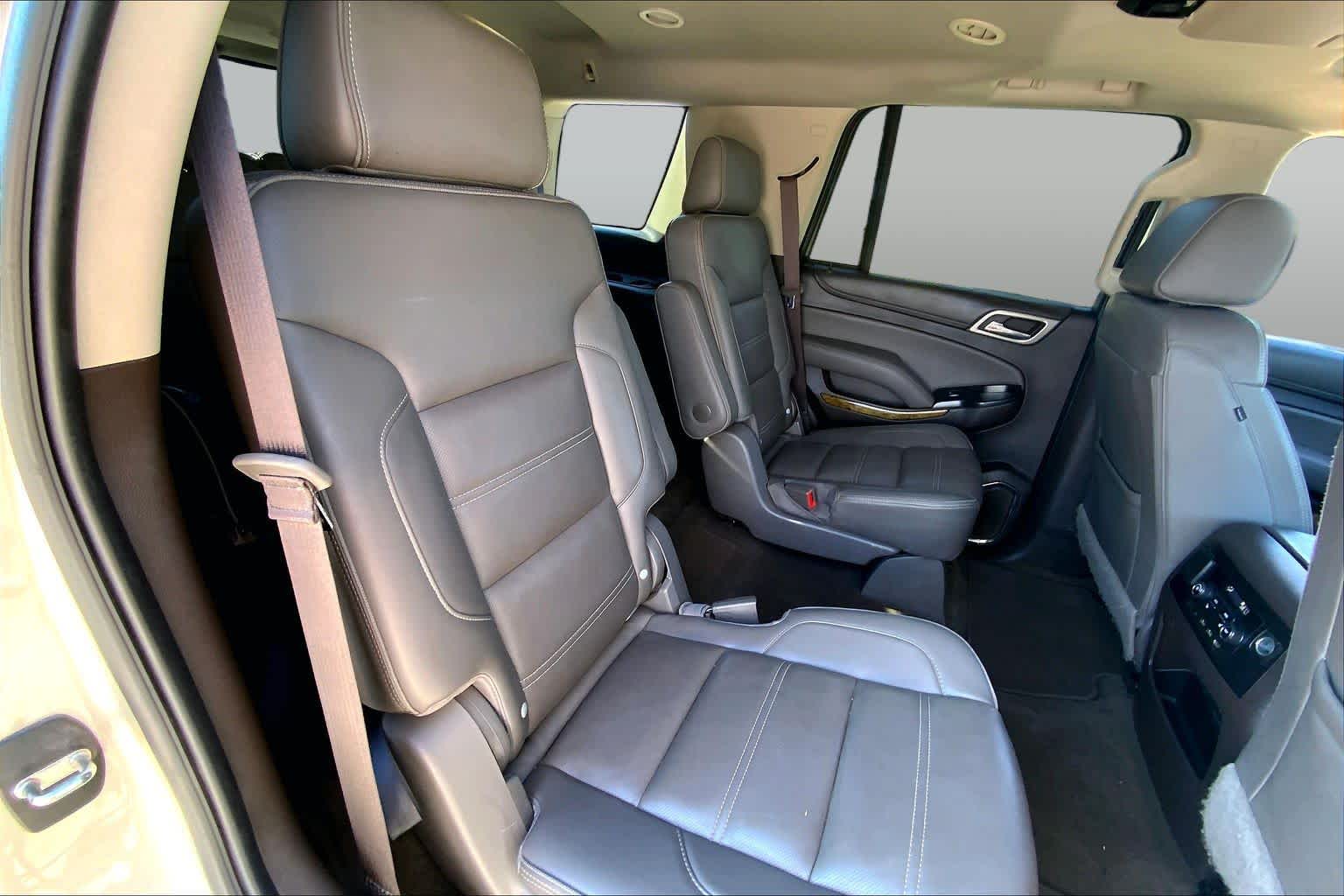 Used 2017 SPARKLING SILVER METALLIC GMC Denali image 18