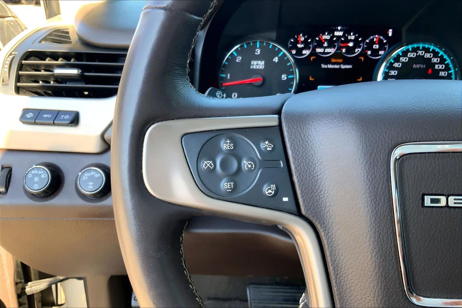 Used 2017 SPARKLING SILVER METALLIC GMC Denali image 22