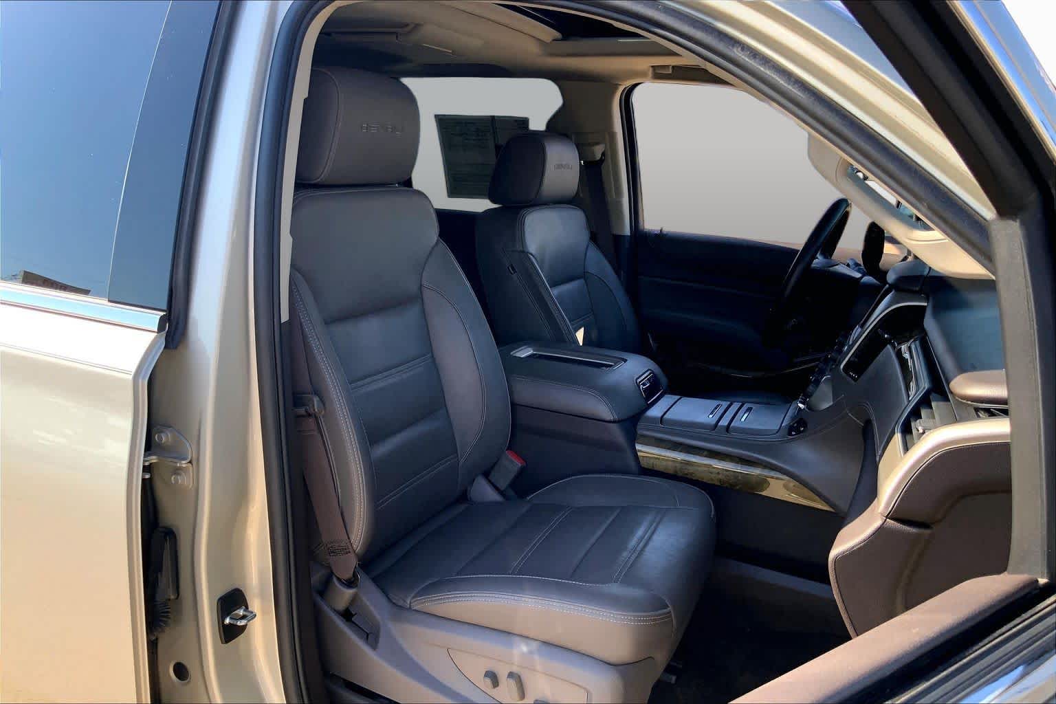 Used 2017 SPARKLING SILVER METALLIC GMC Denali image 9