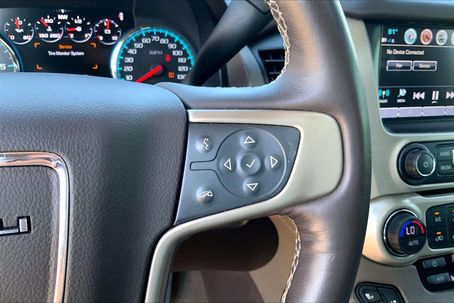 Used 2017 SPARKLING SILVER METALLIC GMC Denali image 23