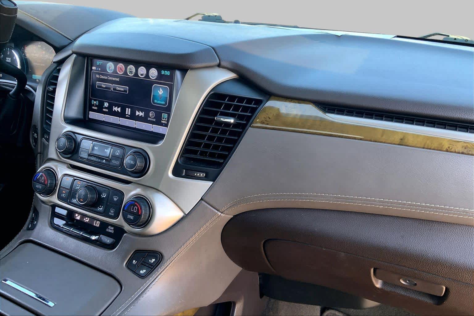 Used 2017 SPARKLING SILVER METALLIC GMC Denali image 17