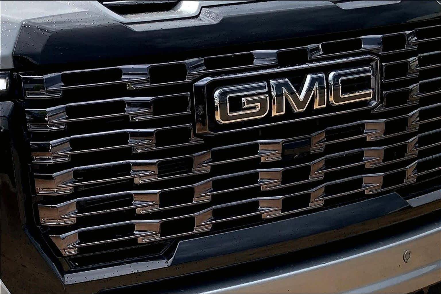 Certified Used 2025 Sterling Metallic GMC Denali Ultimate image 30