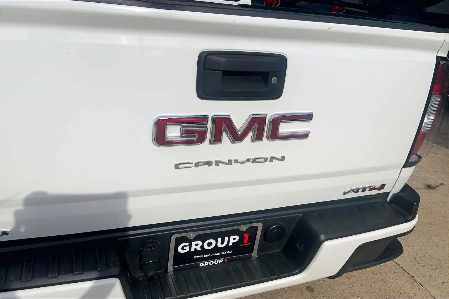 Used 2021 SUMMIT WHITE GMC 4WD AT4 w/Cloth image 10