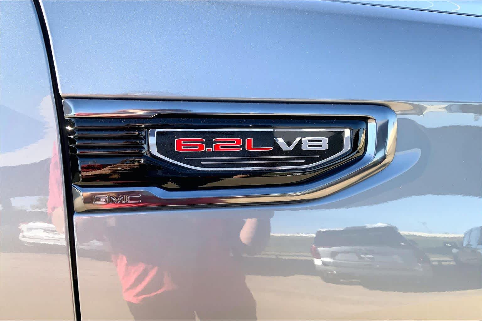 Used 2023 Sterling Metallic GMC AT4 image 10