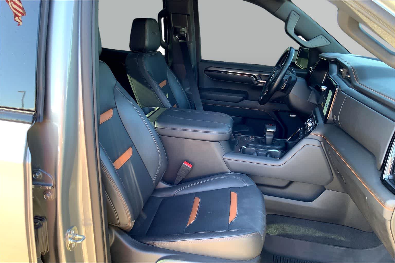 Used 2023 Sterling Metallic GMC AT4 image 9