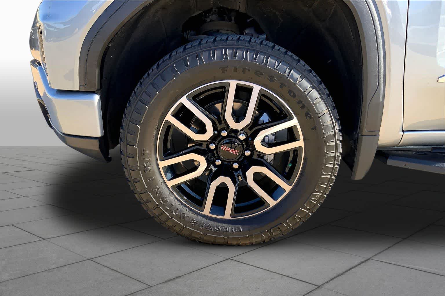 Used 2023 Sterling Metallic GMC AT4 image 11