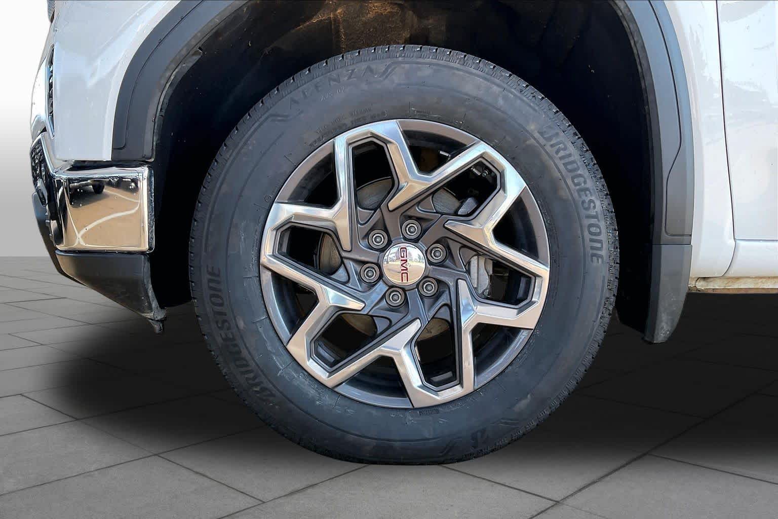 Used 2024 Summit White GMC Pro image 12
