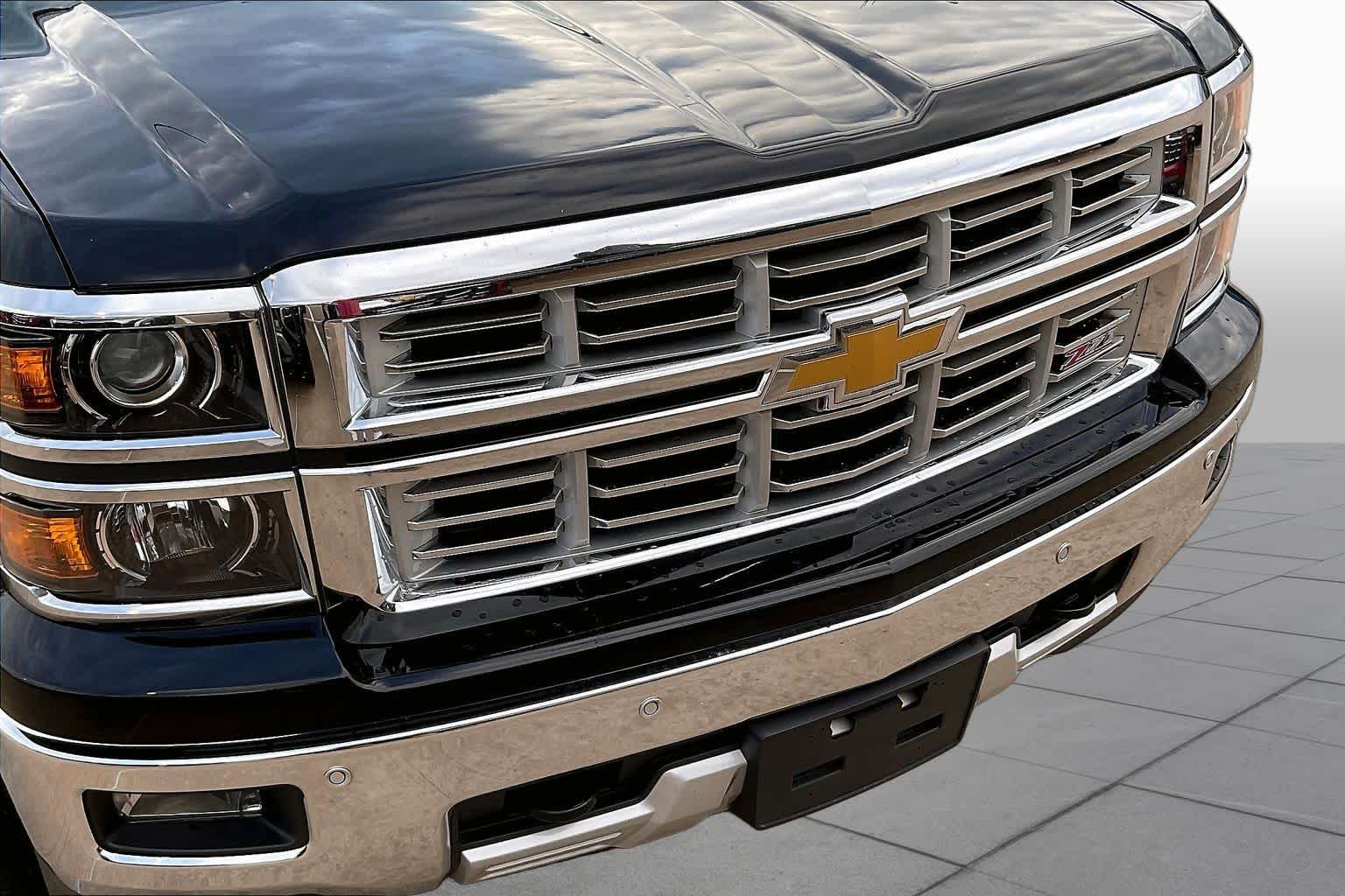 Used 2015 BLACK Chevrolet LTZ image 28