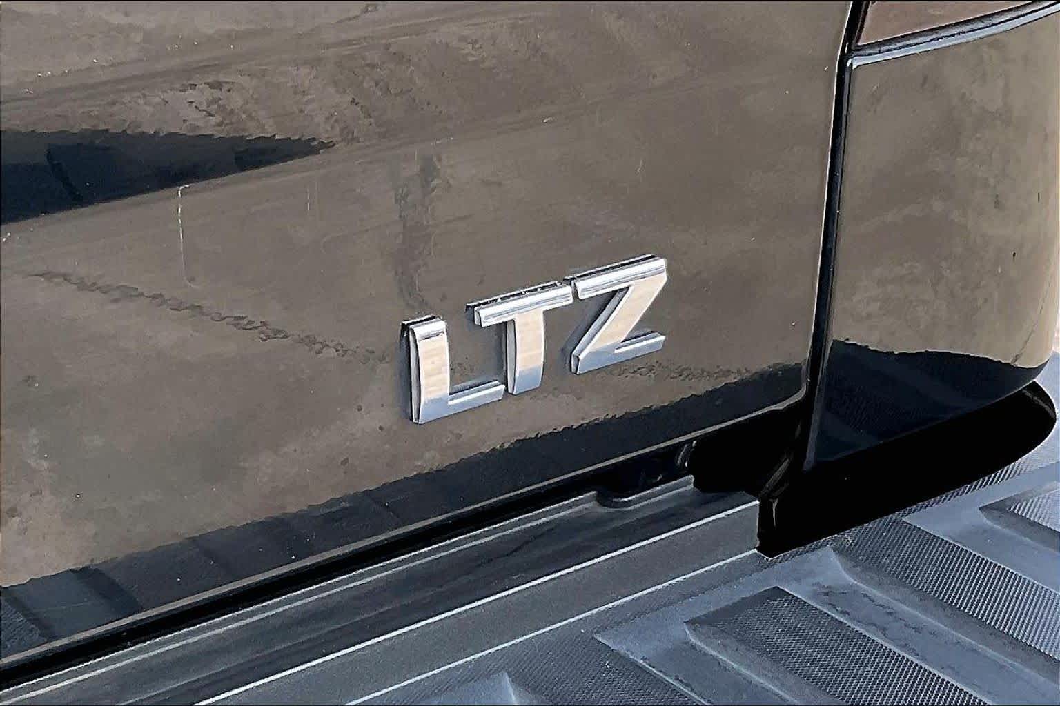 Used 2015 BLACK Chevrolet LTZ image 10