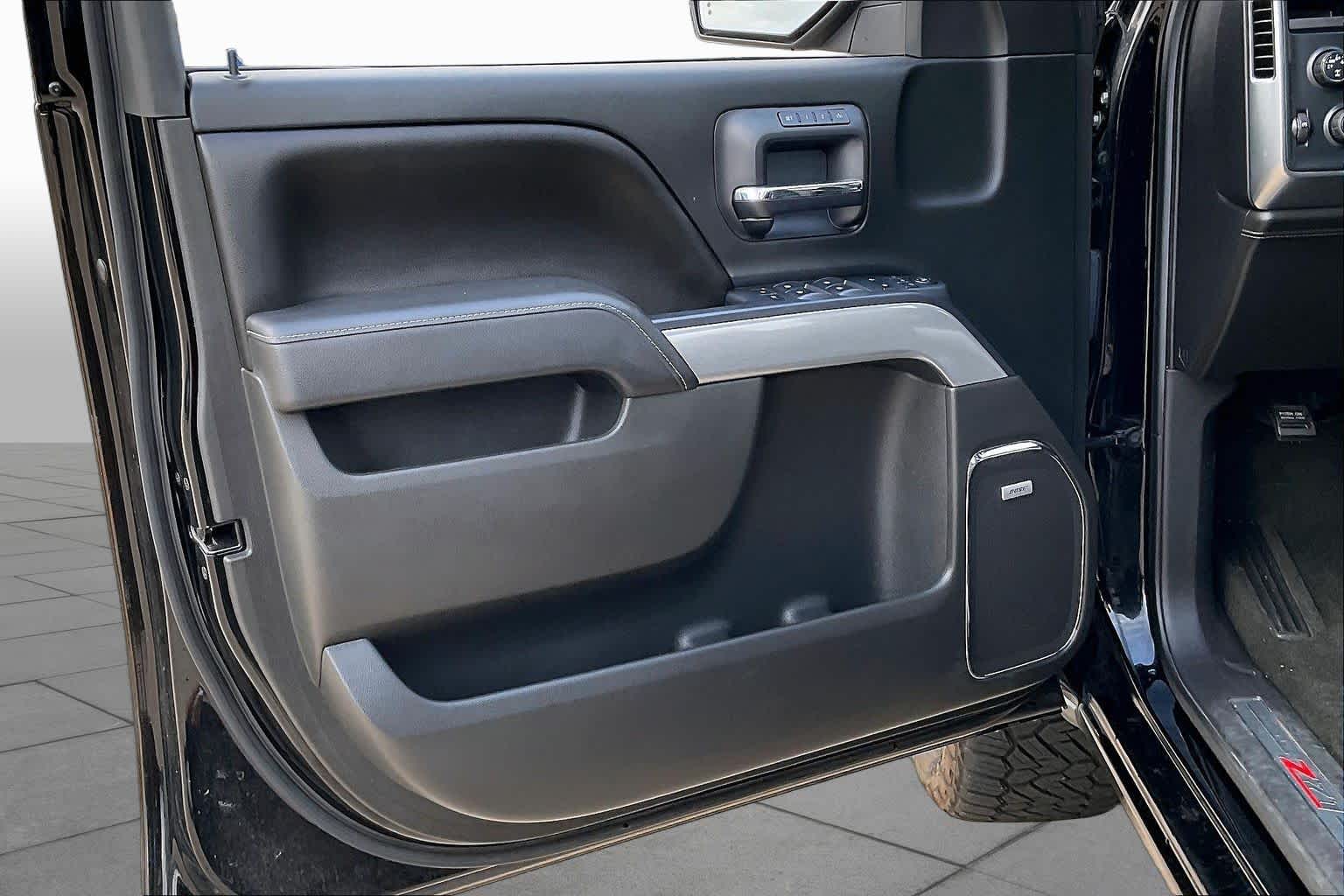 Used 2015 BLACK Chevrolet LTZ image 20