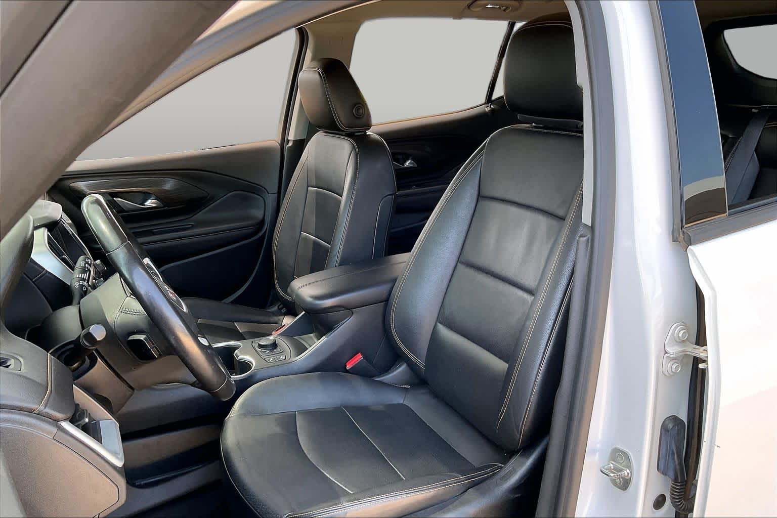 Pre-Owned 2021 GMC Terrain SLT