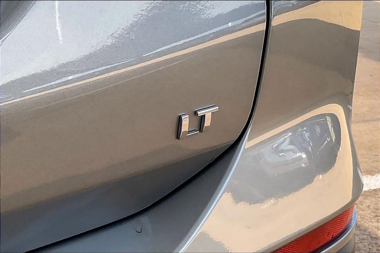 Used 2023 STERLING GRAY METALLIC Chevrolet LT image 11