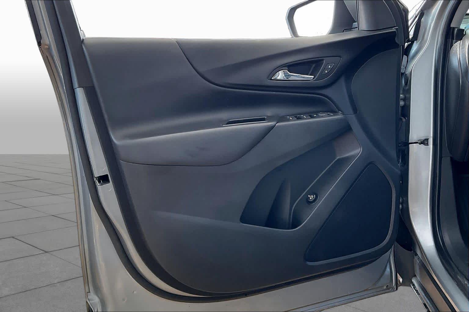 Used 2023 STERLING GRAY METALLIC Chevrolet LT image 21