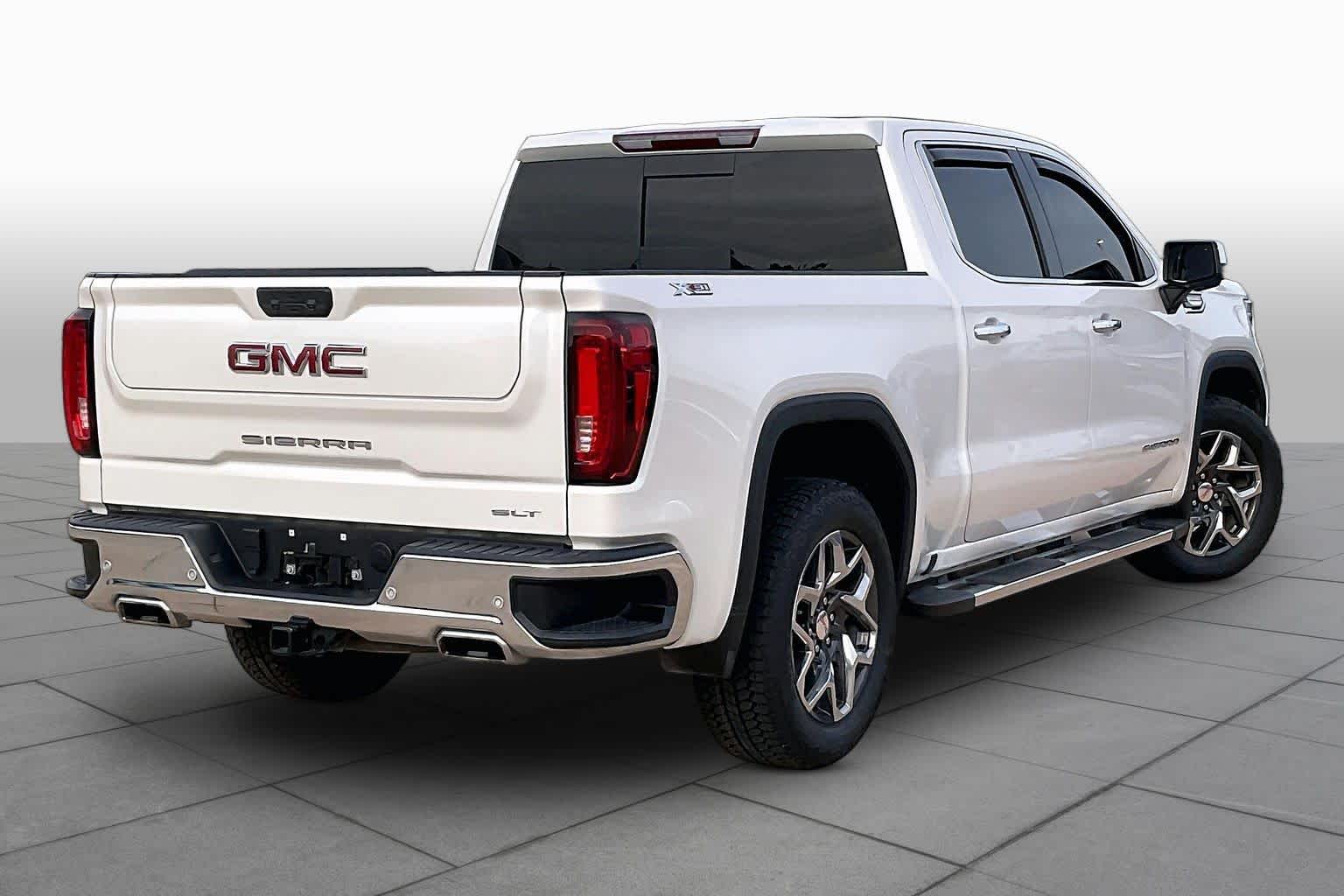 Certified Used 2024 White Frost Tricoat GMC SLT image 13