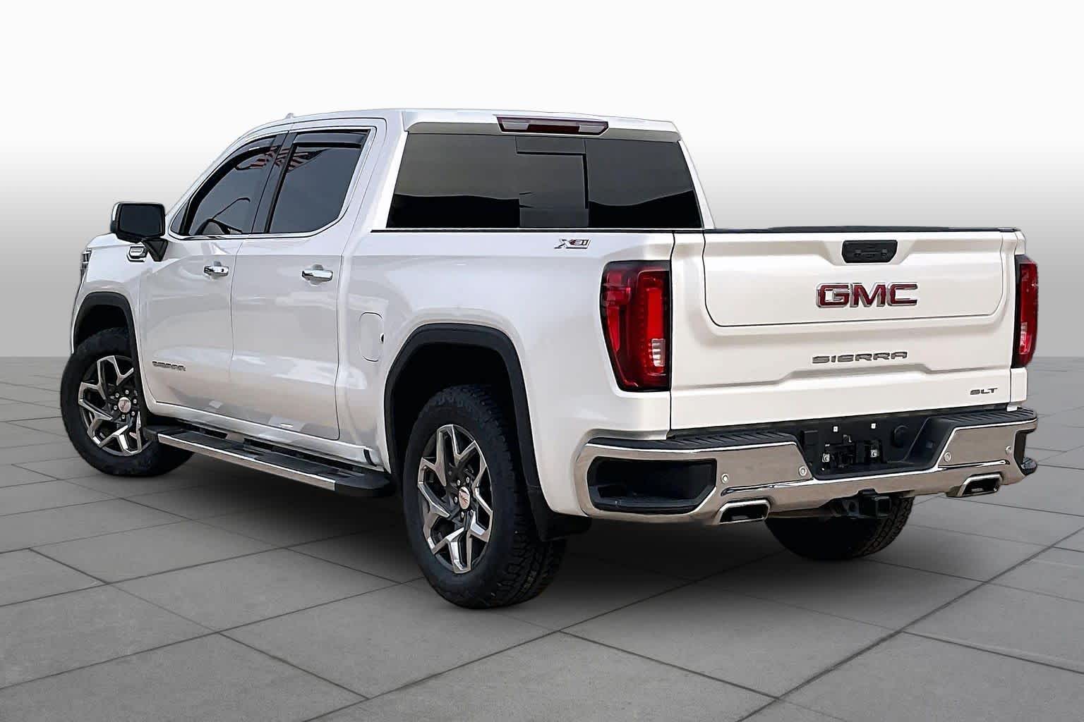 Certified Used 2024 White Frost Tricoat GMC SLT image 12