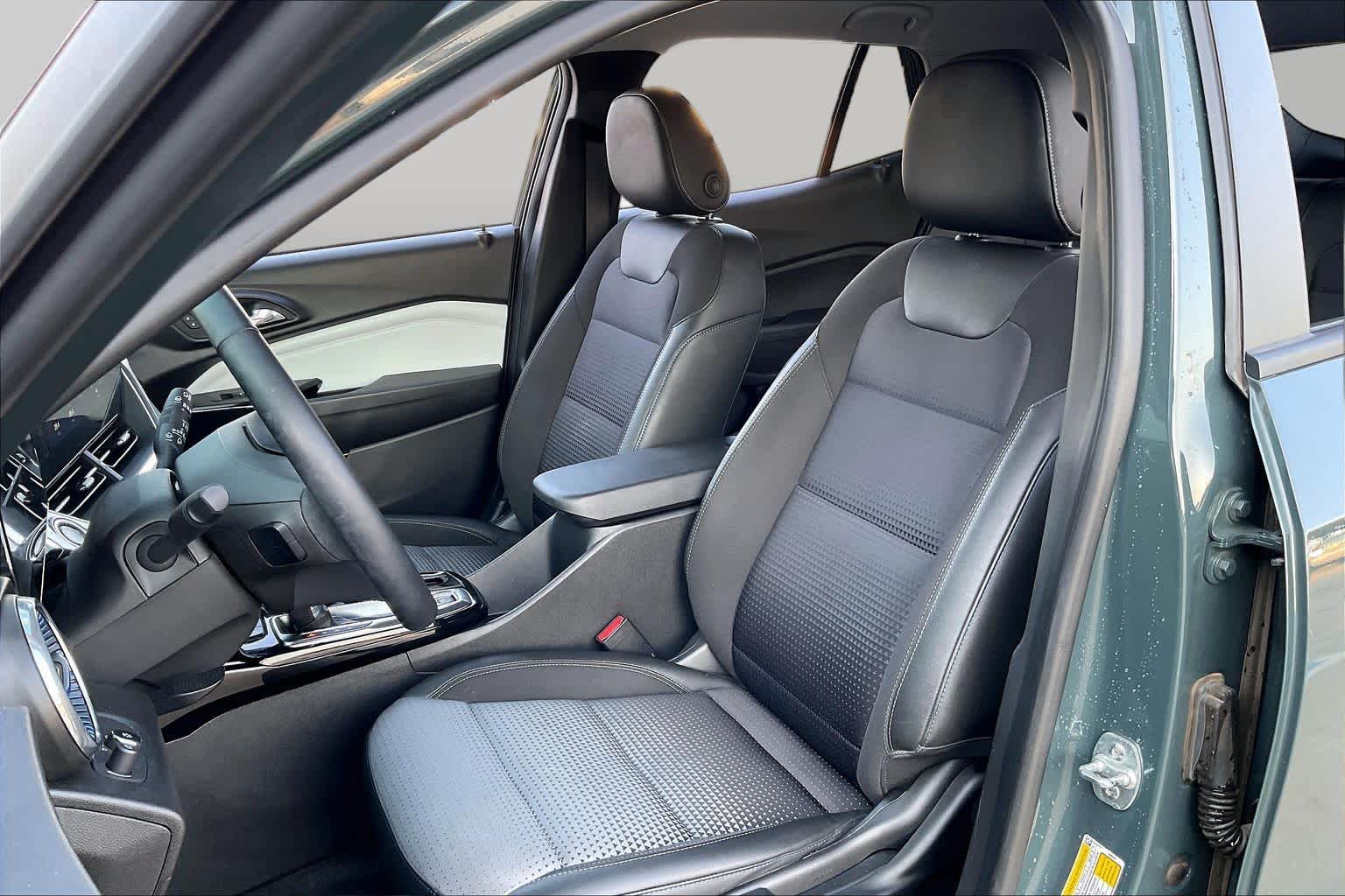 Used 2025 Cypress Gray Chevrolet LT image 9
