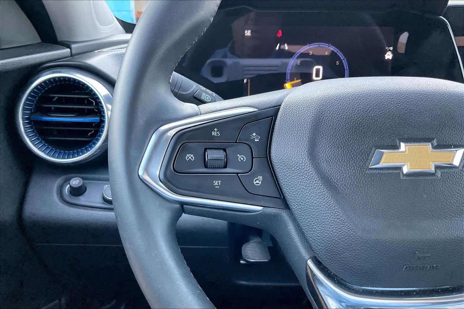 Used 2025 Cypress Gray Chevrolet LT image 23