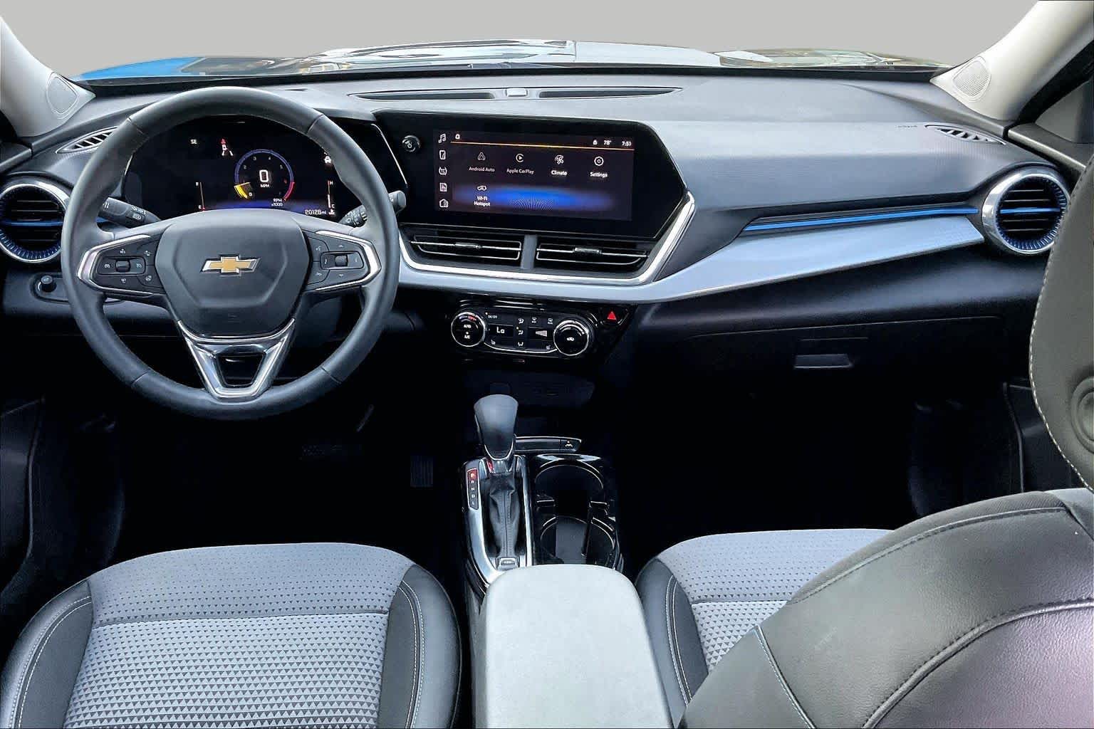 Used 2025 Cypress Gray Chevrolet LT image 15