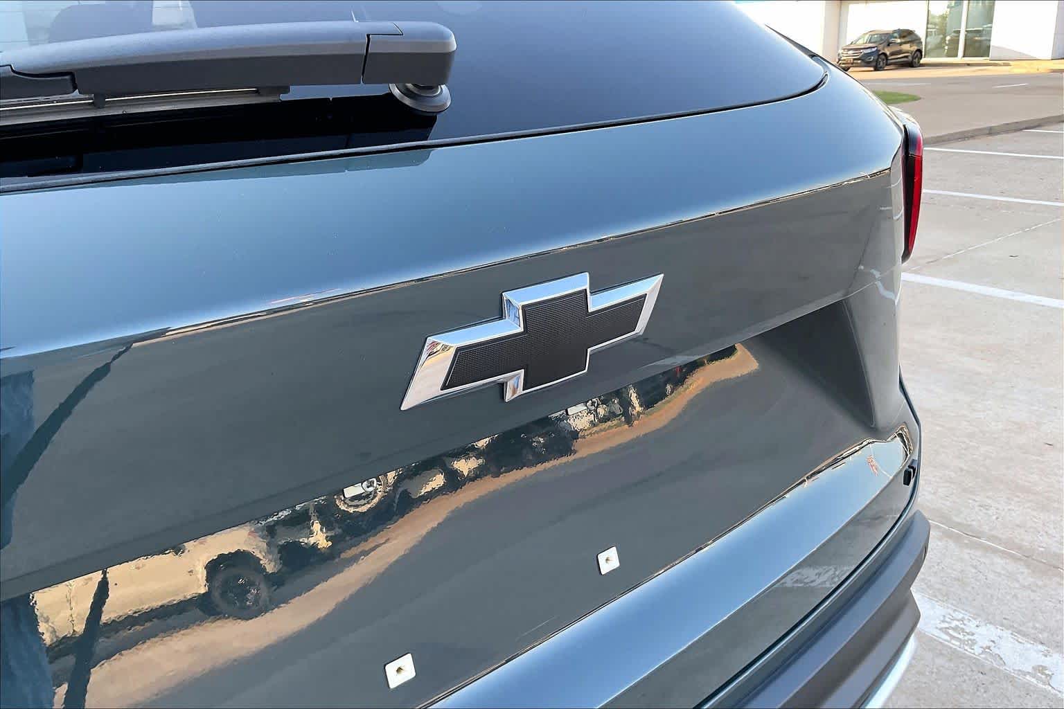 Used 2025 Cypress Gray Chevrolet LT image 30