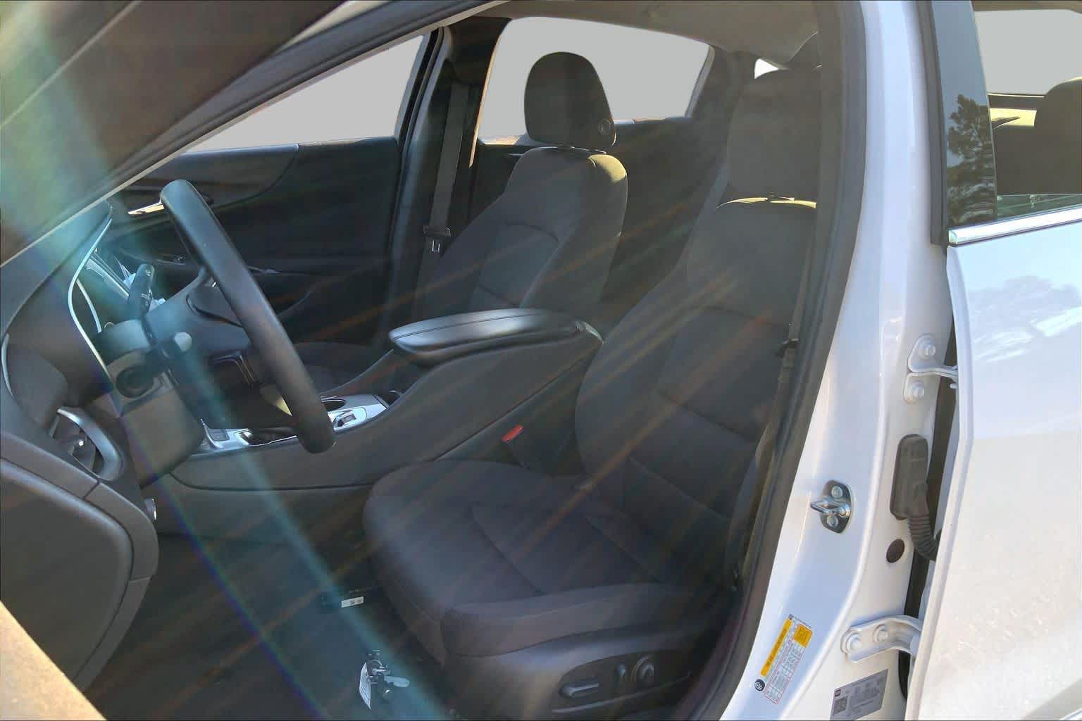 Certified Used 2024 Summit White Chevrolet 1LT image 8