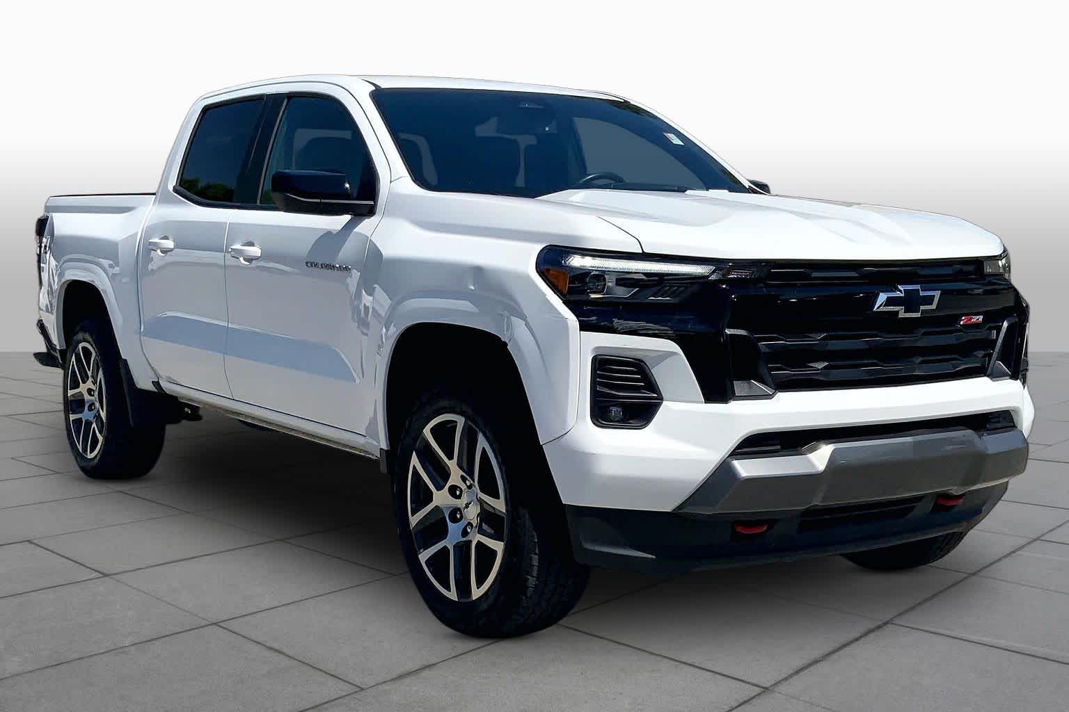View vehicle photo 3