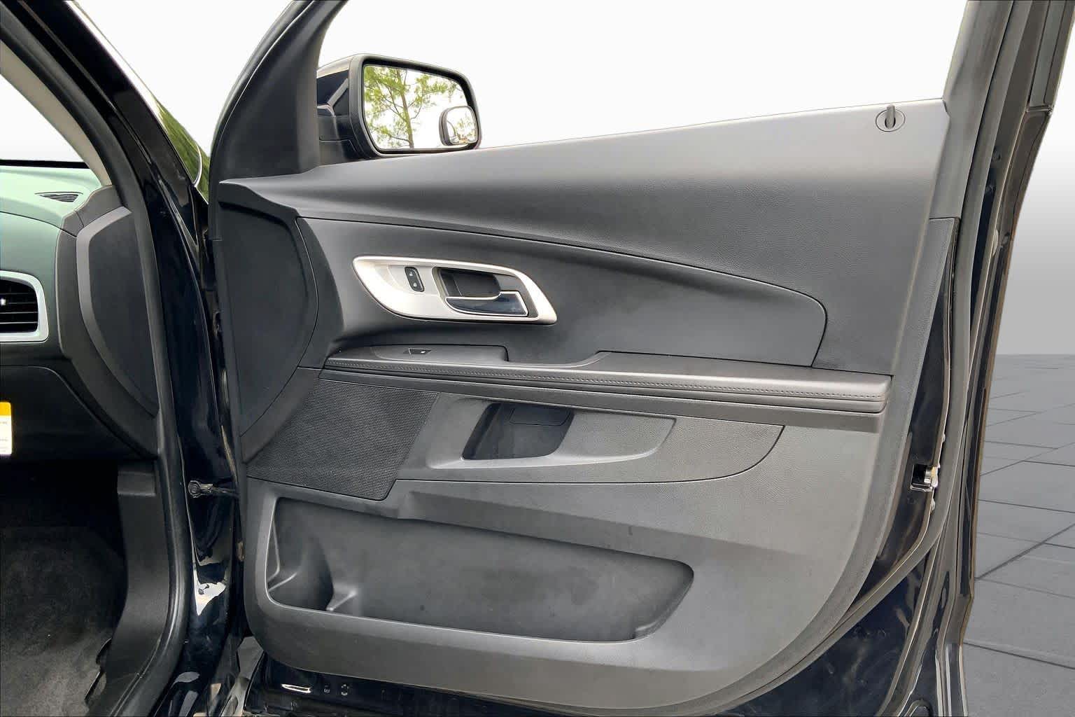 Used 2016 MOSAIC BLACK METALLIC Chevrolet LT image 23