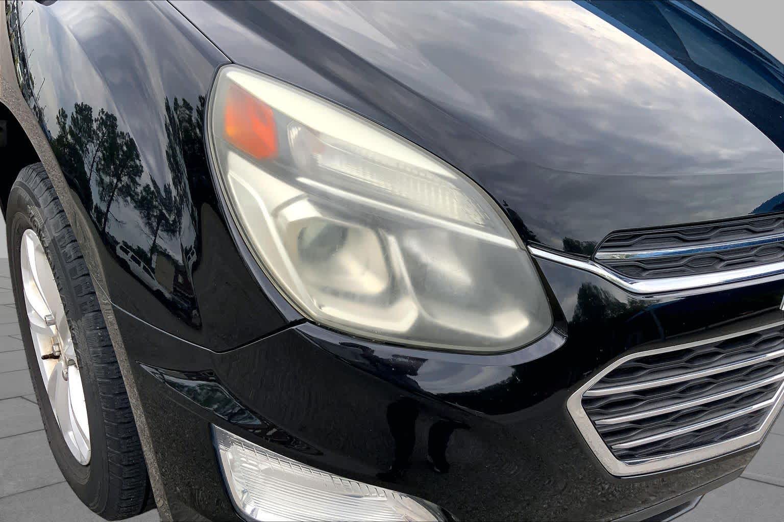 Used 2016 MOSAIC BLACK METALLIC Chevrolet LT image 28