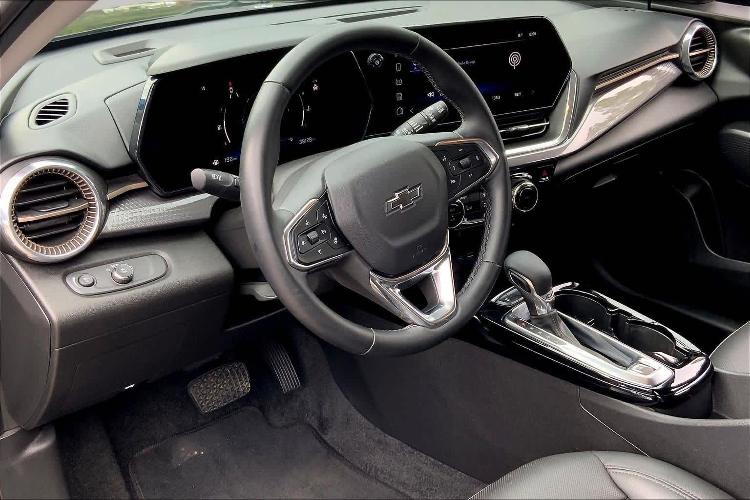 Used 2024 Mosaic Black Metallic Chevrolet ACTIV image 18