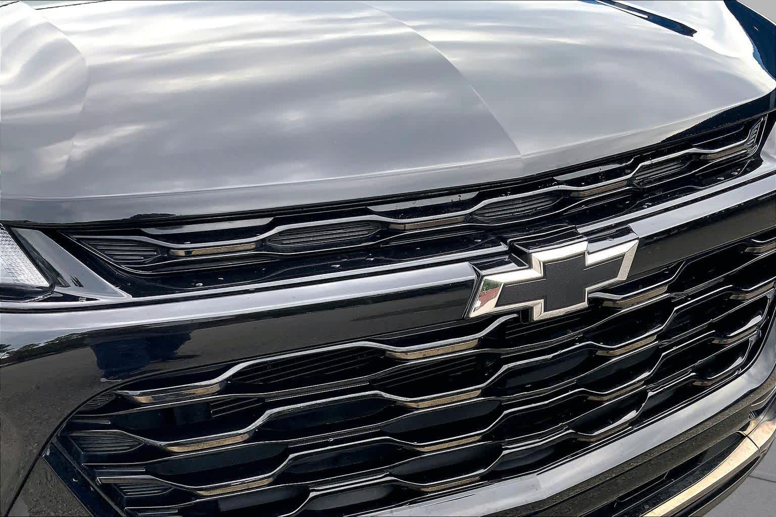 Used 2024 Mosaic Black Metallic Chevrolet ACTIV image 30