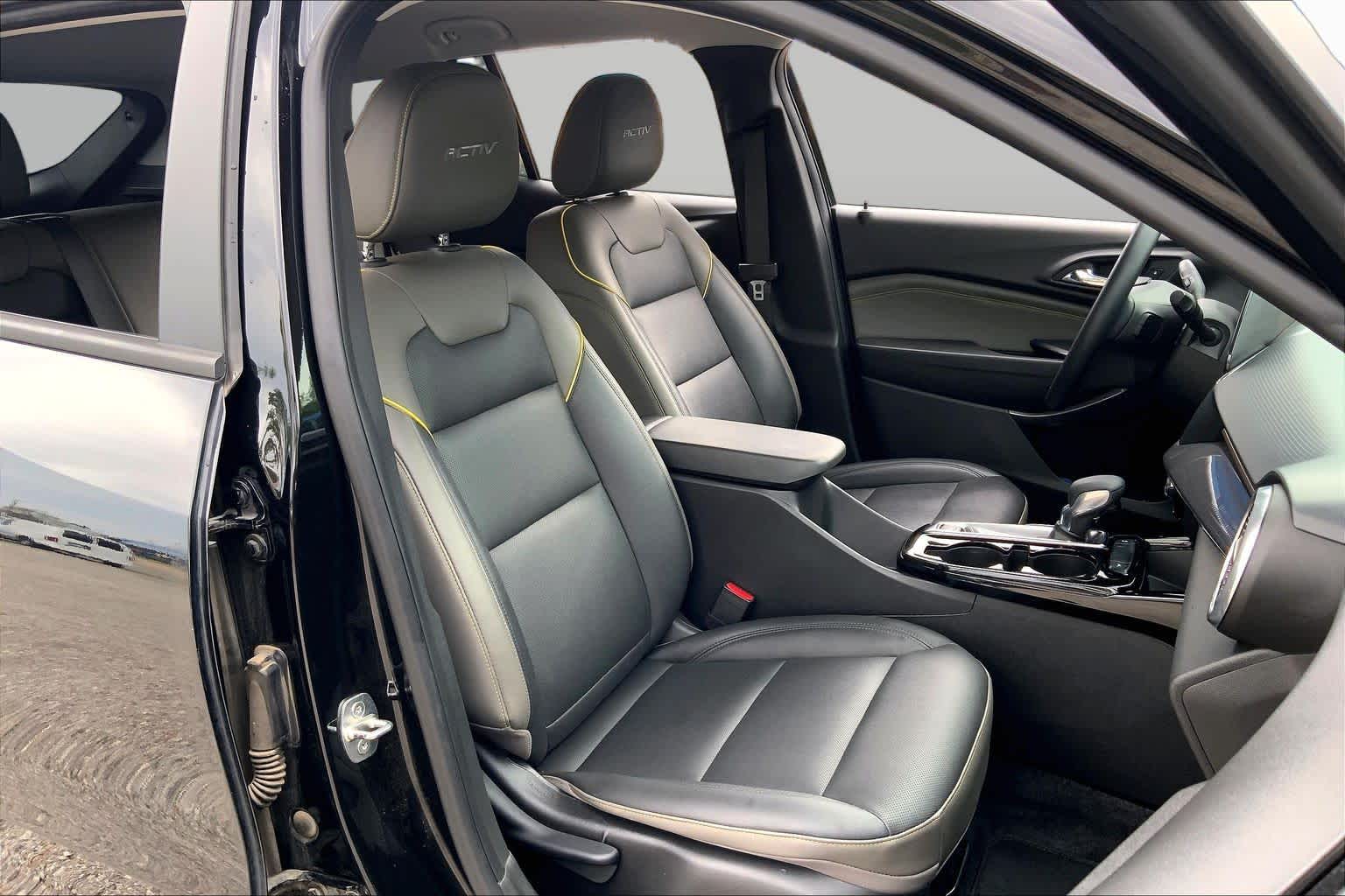 Used 2024 Mosaic Black Metallic Chevrolet ACTIV image 9