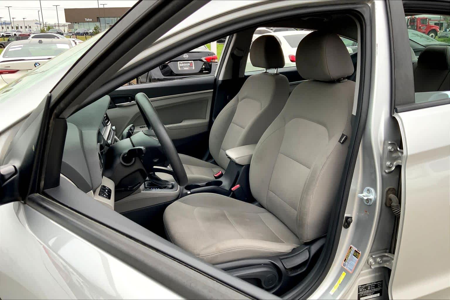 View vehicle photo 7