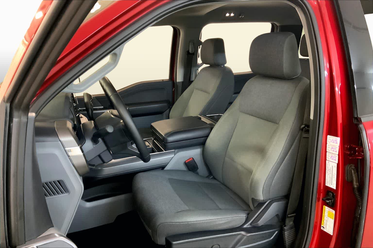 View vehicle photo 7