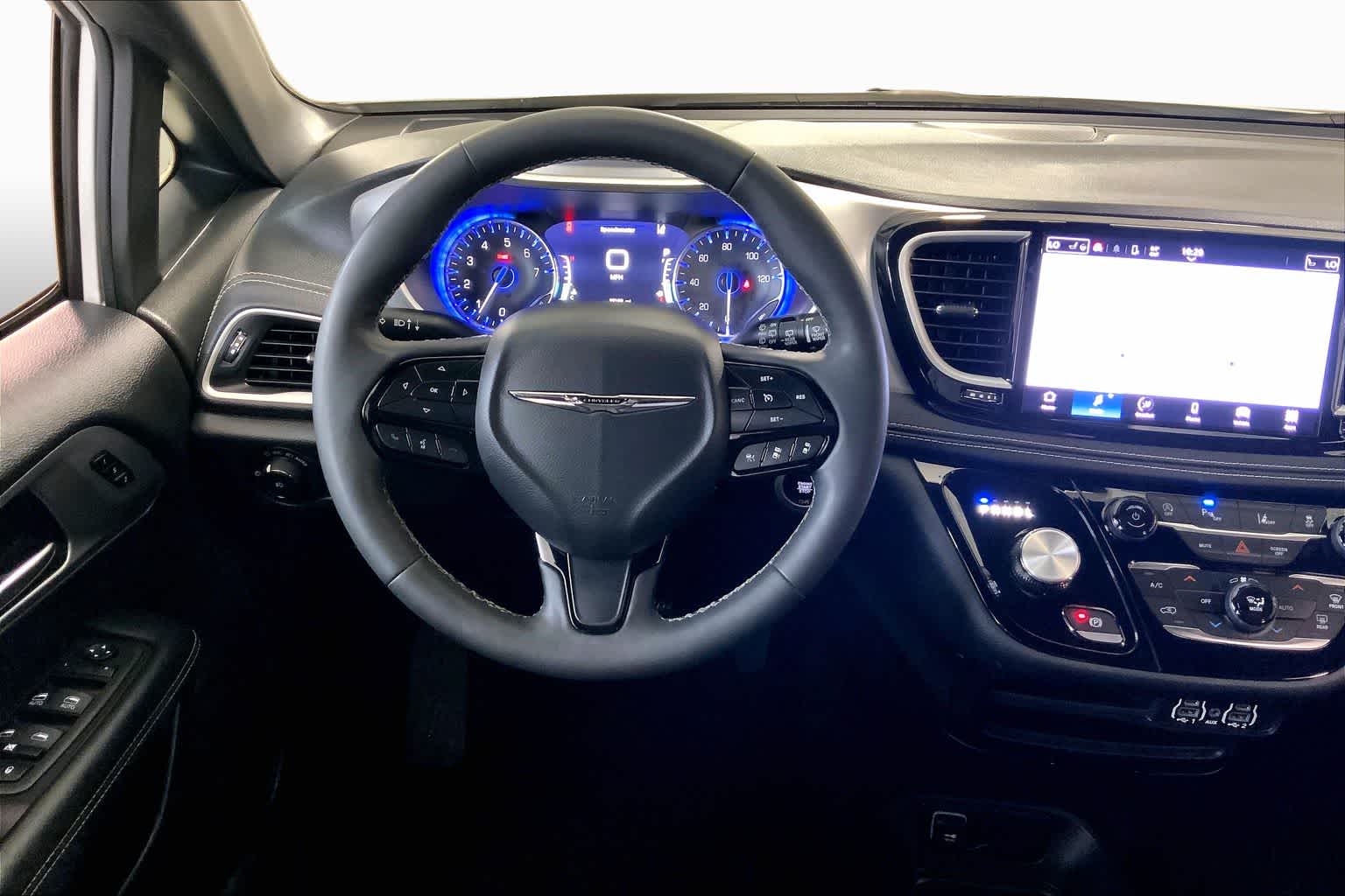 View vehicle photo 5