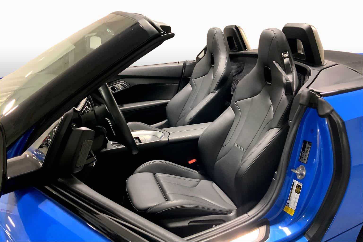 View vehicle photo 7