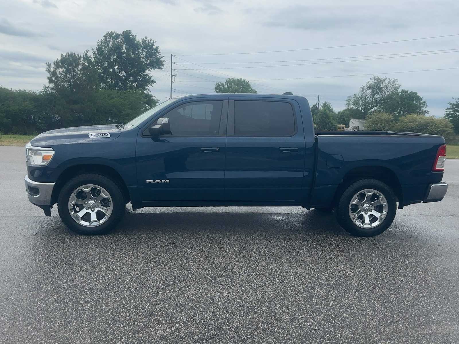 View vehicle photo 3