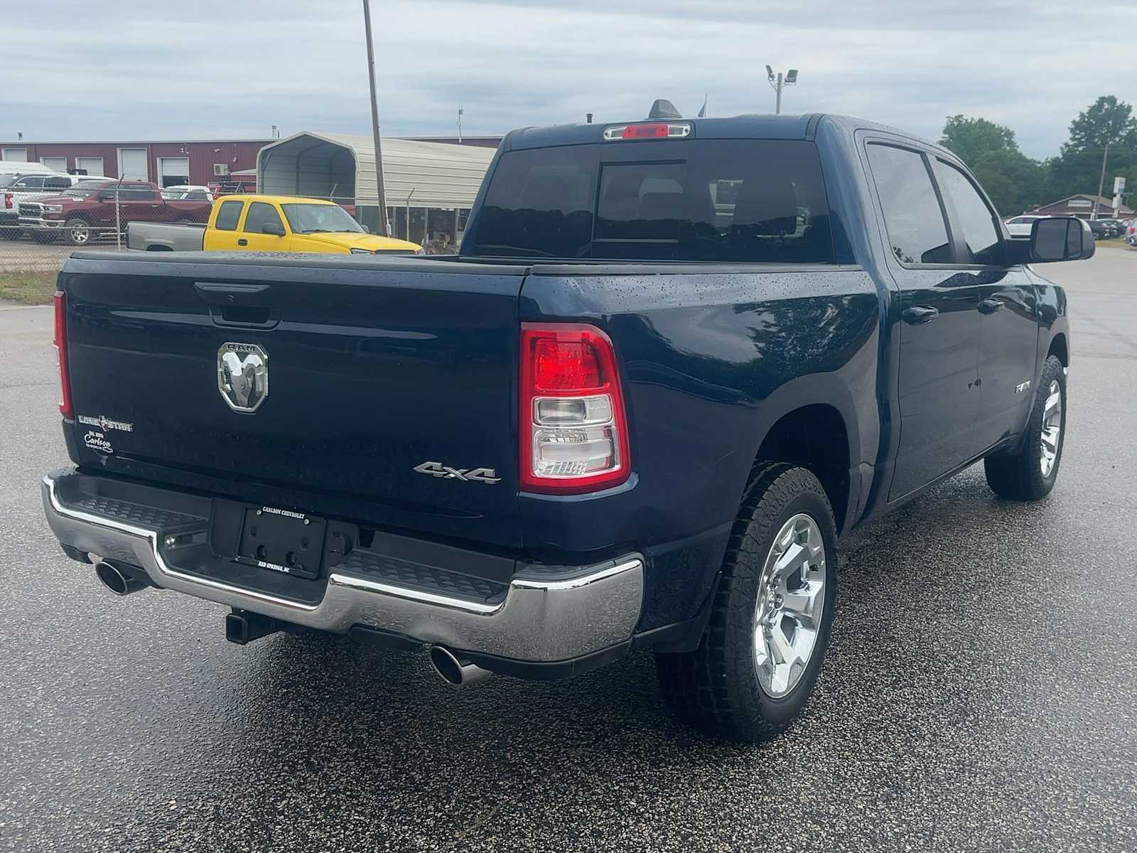 View vehicle photo 6