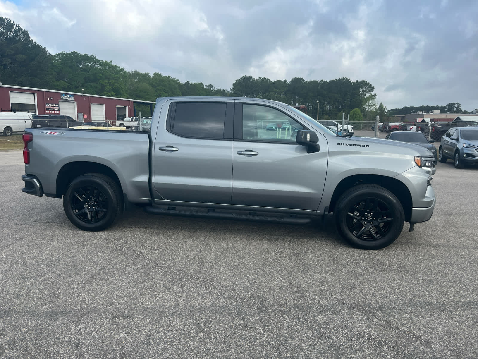 View vehicle photo 7